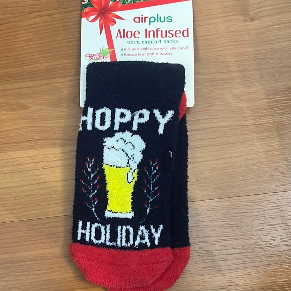 🚨3 for $15 🚨 Black and Red Holiday Socks